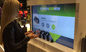 Smart Digital Interactive Retail แสดงการรวบรวมข้อมูลพร้อมวิดีโอโฆษณา